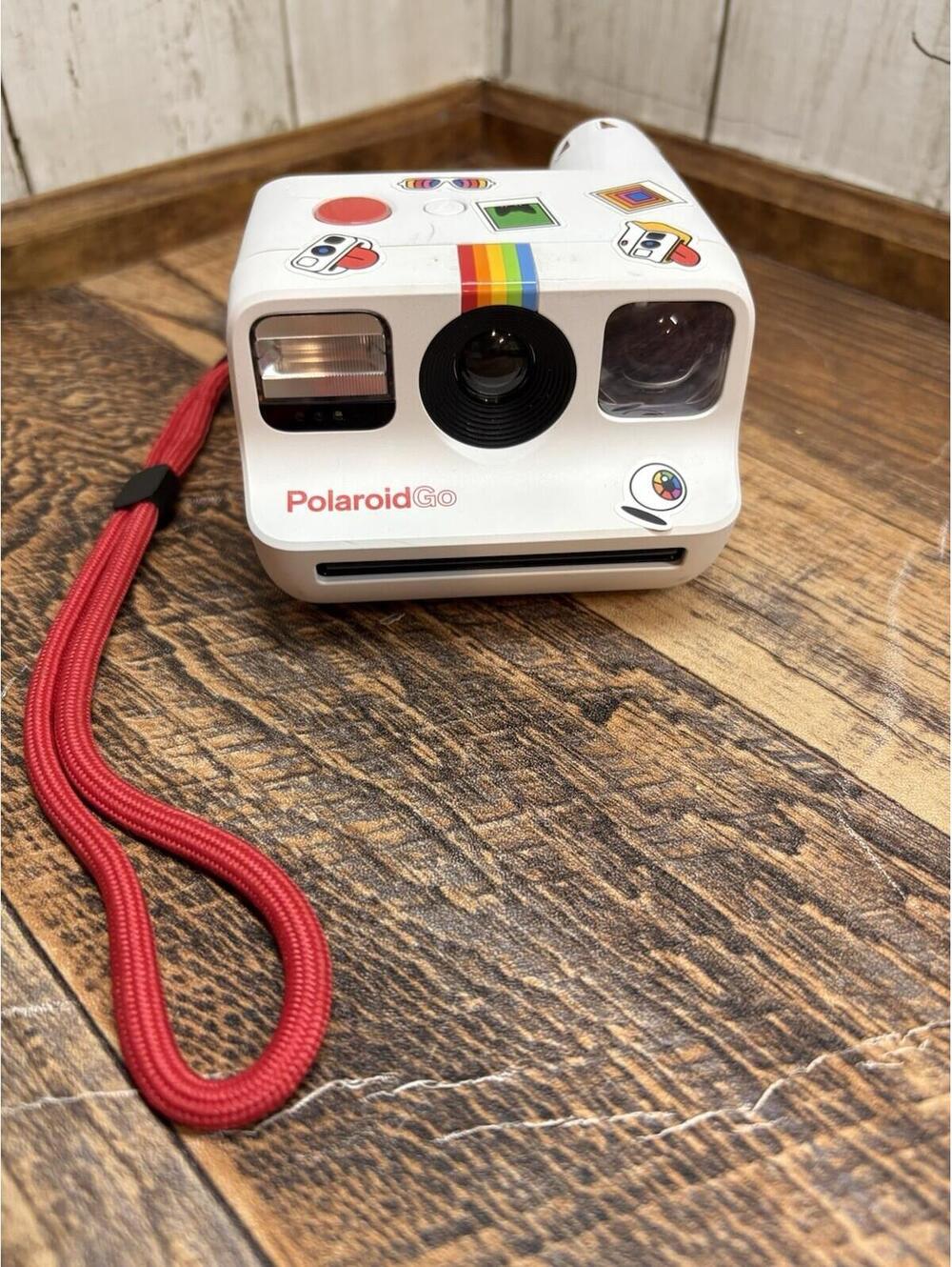 Polaroid Go Instant Film Camera White Product 9035 WORKS No CHARGER No FILM